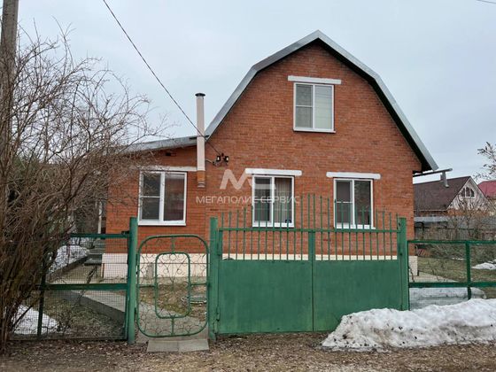 Продажа дома, 100 м², с участком 6 соток