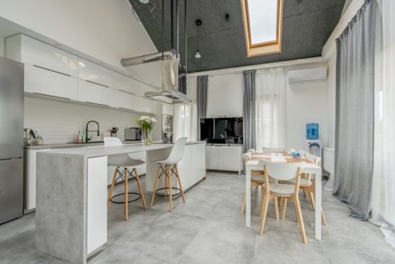 Аренда дома, 220 м², с участком 10 соток