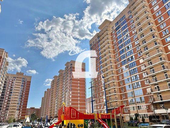 Продажа 2-комнатной квартиры 65 м², 1/18 этаж