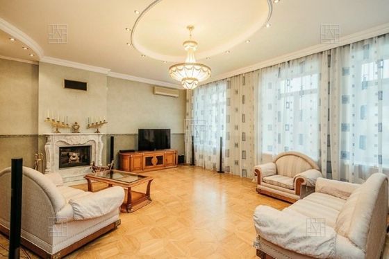 Аренда многокомнатной квартиры 180 м², 4/4 этаж