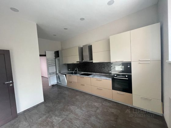 Аренда дома, 375 м², с участком 4 сотки