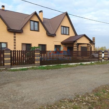 Продажа дома, 300 м², с участком 15 соток