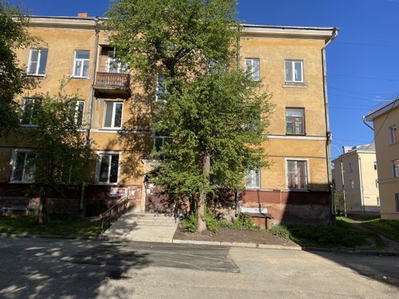 Продажа 2-комнатной квартиры 72 м², 1/3 этаж