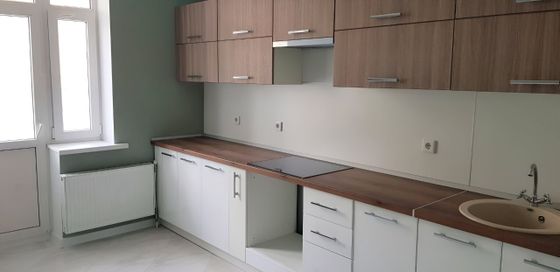 Продажа 2-комнатной квартиры 62 м², 1/10 этаж