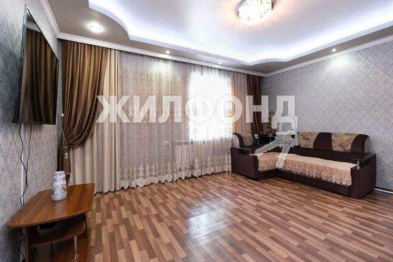 Продажа дома, 250 м², с участком 3,5 сотки