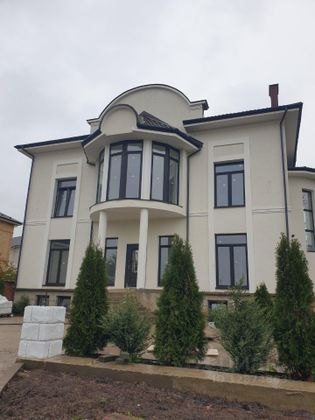 Продажа дома, 650 м², с участком 15 соток