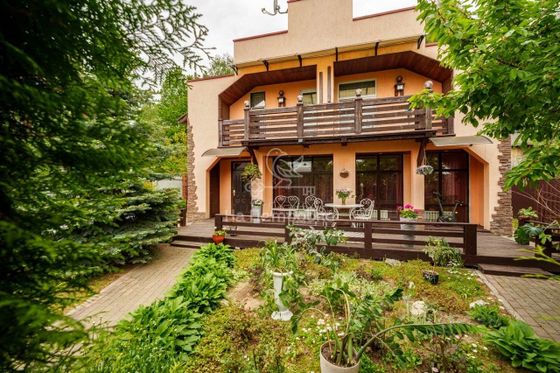 Продажа дома, 140 м², с участком 6 соток