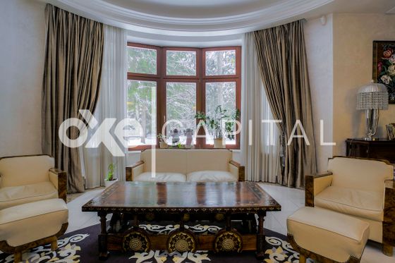 Аренда дома, 840 м², с участком 44 сотки