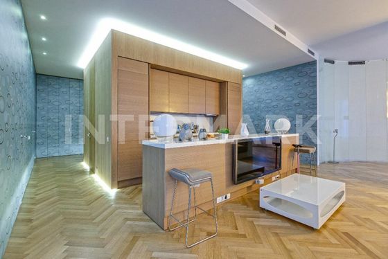 Продажа многокомнатной квартиры 164 м², 2/5 этаж