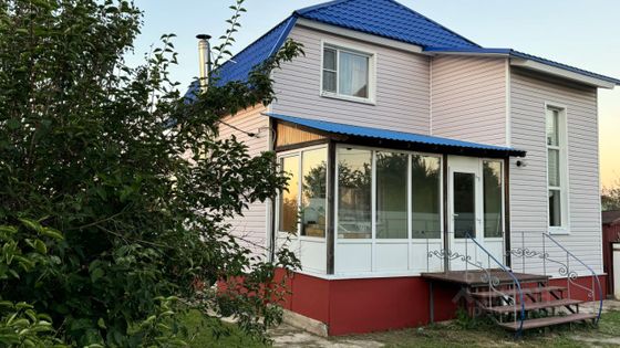 Продажа дома, 100 м², с участком 8 соток