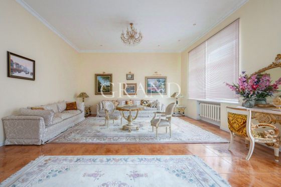 Продажа 3-комнатной квартиры 148,2 м², 3/7 этаж