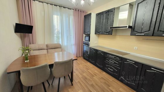 Продажа 3-комнатной квартиры 81 м², 2/24 этаж