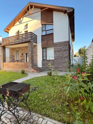 Аренда дома, 240 м², с участком 5 соток