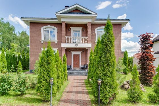 Аренда дома, 250 м², с участком 10 соток