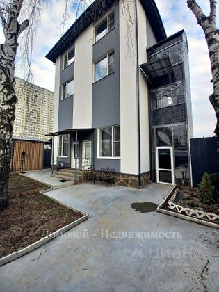 Продажа дома, 287,3 м², с участком 5,4 сотки