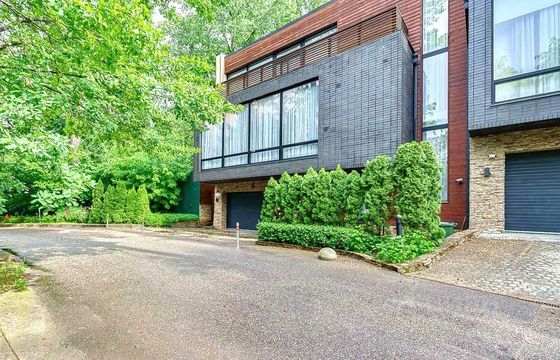 Аренда дома, 430 м², с участком 2 сотки