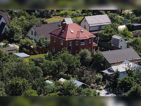 Продажа дома, 341,7 м², с участком 7 соток