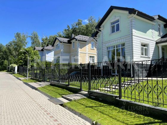 Продажа дома, 337 м², с участком 8 соток