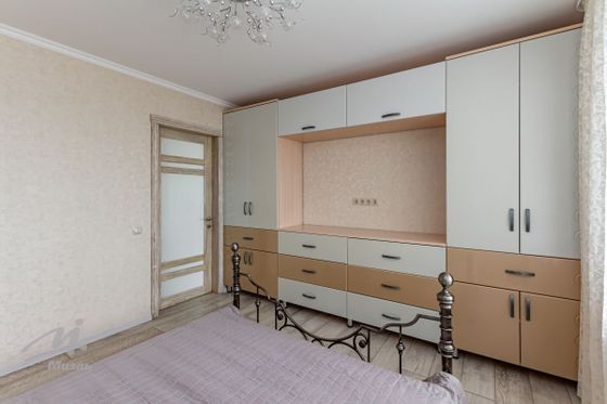 Продажа 4-комнатной квартиры 87 м², 9/12 этаж