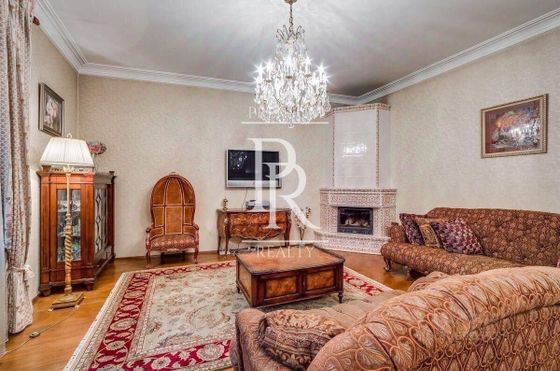 Продажа 3-комнатной квартиры 133,9 м², 2/4 этаж