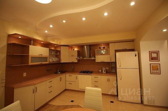 Аренда 3-комнатной квартиры 106,6 м², 2/4 этаж