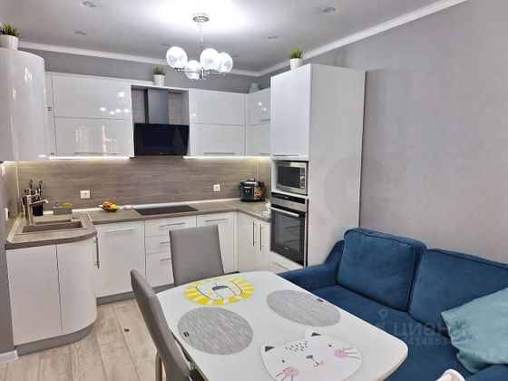 Продажа 2-комнатной квартиры 57 м², 4/10 этаж