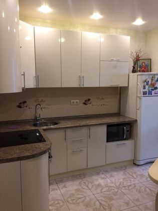 Продажа 3-комнатной квартиры 76 м², 1/23 этаж