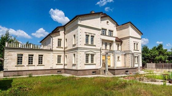 Продажа дома, 963 м², с участком 21 сотка