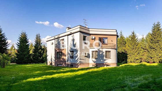 Продажа дома, 597 м², с участком 29 соток