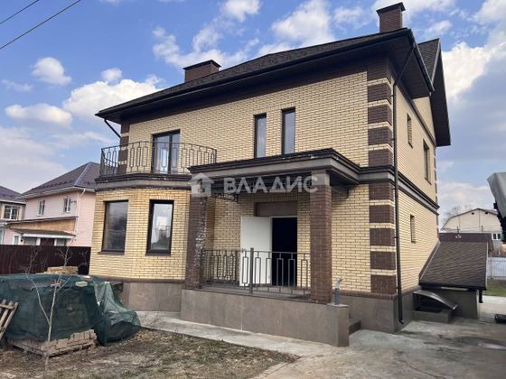 Продажа дома, 273 м², с участком 7 соток