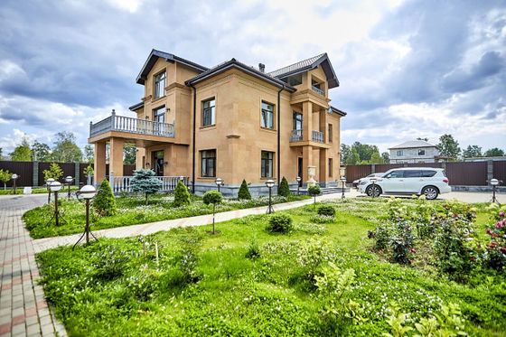 Аренда дома, 650 м², с участком 15 соток