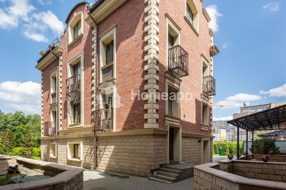 Продажа многокомнатной квартиры 383 м², 3/4 этаж