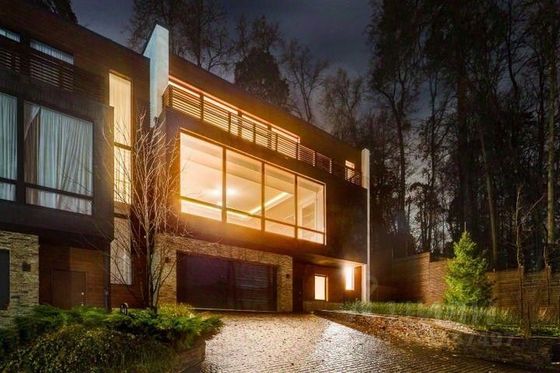 Аренда дома, 430 м², с участком 5 соток