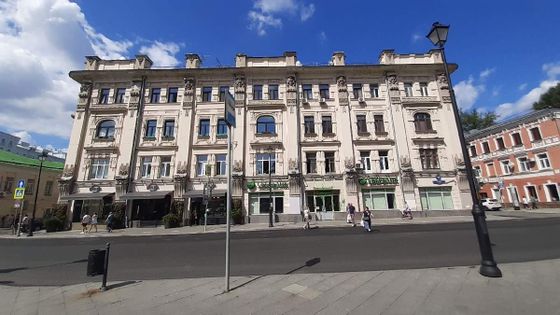 Продажа 4-комнатной квартиры 193 м², 2/4 этаж