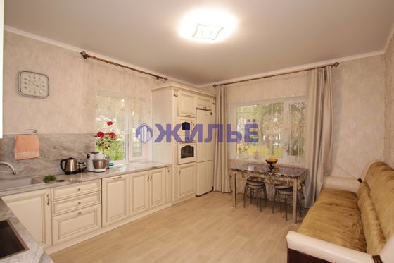 Продажа дома, 93 м², с участком 6 соток