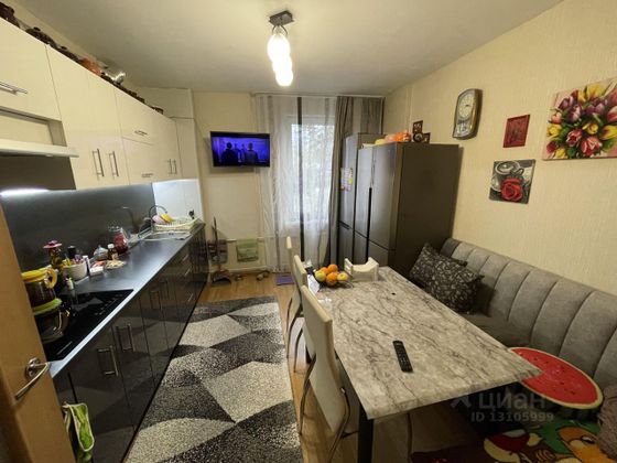 Продажа 2-комнатной квартиры 61,8 м², 1/9 этаж