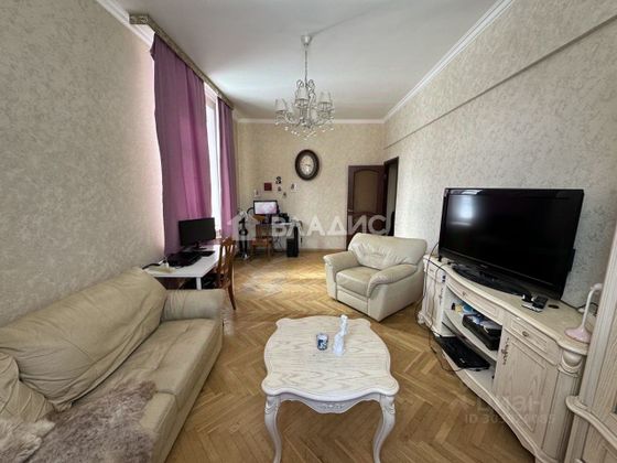 Продажа 2-комнатной квартиры 58 м², 1/5 этаж