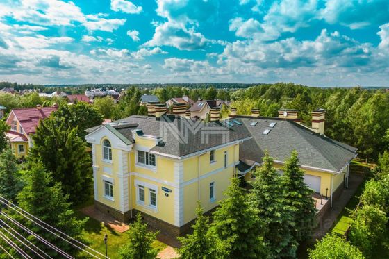 Продажа дома, 810 м², с участком 30 соток