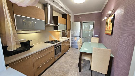 Продажа 2-комнатной квартиры 71,1 м², 1/9 этаж