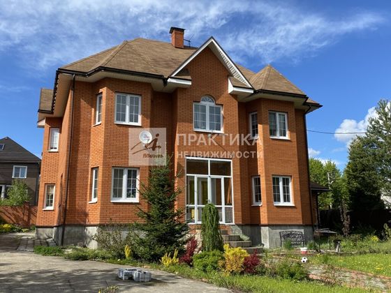 Продажа дома, 350 м², с участком 12 соток