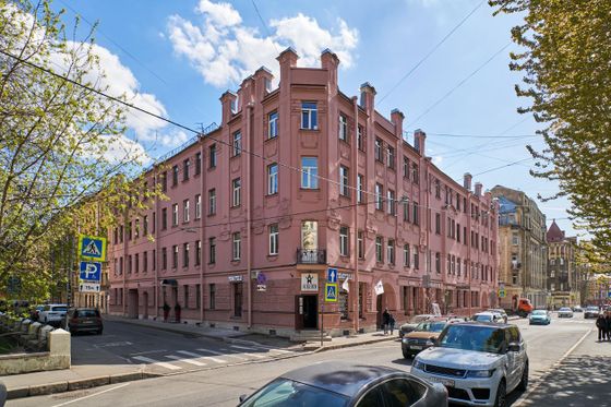 Продажа 4-комнатной квартиры 101 м², 2/5 этаж