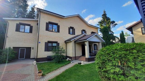 Продажа дома, 525 м², с участком 8,4 сотки