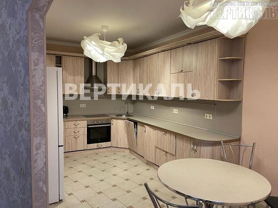 Аренда 3-комнатной квартиры 112 м², 4/22 этаж