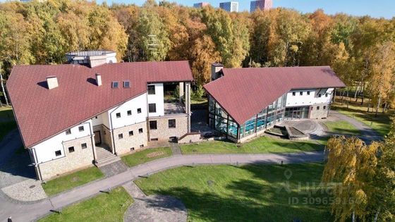 Продажа дома, 2 000 м², с участком 100 соток