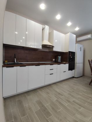 Продажа 2-комнатной квартиры 56 м², 1/3 этаж