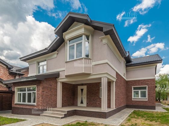 Продажа дома, 406 м², с участком 8 соток