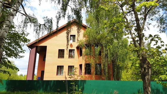 Продажа дома, 380 м², с участком 12 соток