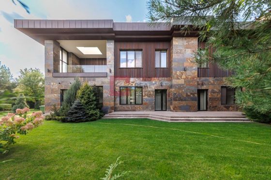 Продажа дома, 1 176,9 м², с участком 29,1 сотки