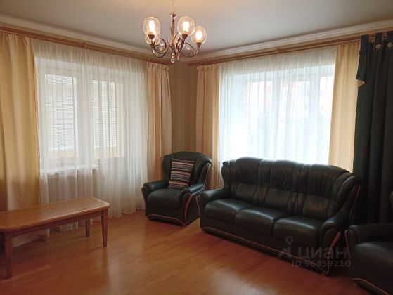 Продажа 3-комнатной квартиры 100 м², 3/5 этаж