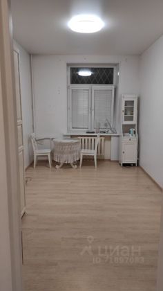 Продажа 2-комнатной квартиры 60 м², 1/3 этаж